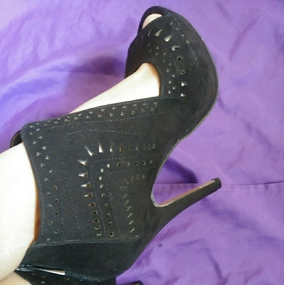 Black suede heels
